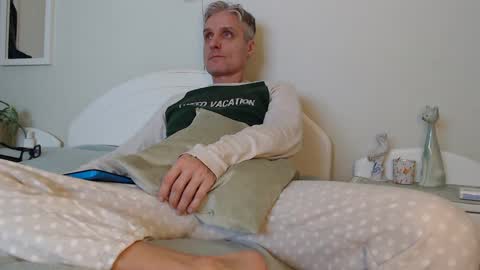 Daniel Bisexual uncut 20cm online show from 02-02-25, 03:17