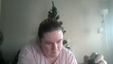 Snapshot of tokerqueen28 chatting on 12-16-25, 10:04 tokerqueen28 online show from 12-16-25, 10:04