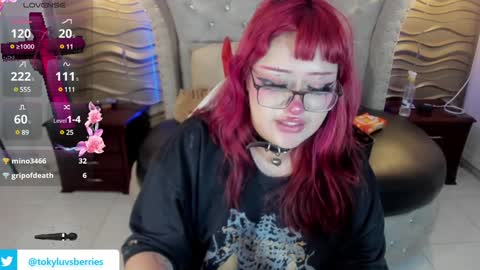 Snapshot of toky_doll chatting on 01-08-25, 01:53 toky         online show from 01-08-25, 01:53