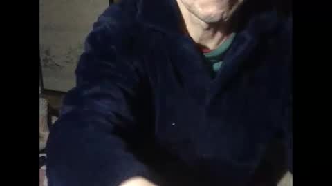 Snapshot of tokyo2024 chatting on 01-19-25, 04:57 small man online show from 01-19-25, 04:57