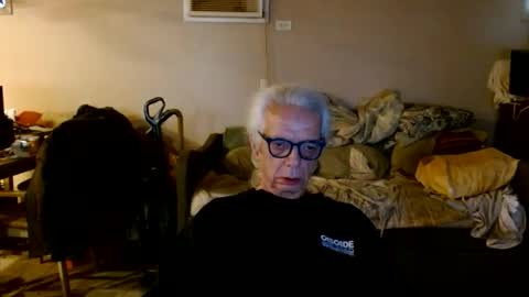 Snapshot of tom112292014 chatting on 06-05-26, 02:23 tom112292014 online show from 06-05-26, 02:23
