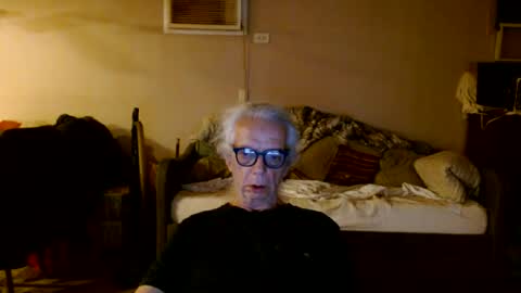 Snapshot of tom112292014 chatting on 06-13-26, 02:42 tom112292014 online show from 06-13-26, 02:42