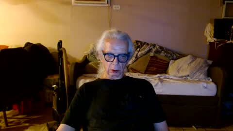 Snapshot of tom112292014 chatting on 06-15-26, 02:47 tom112292014 online show from 06-15-26, 02:47