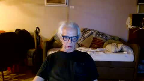 Snapshot of tom112292014 chatting on 06-17-26, 02:36 tom112292014 online show from 06-17-26, 02:36