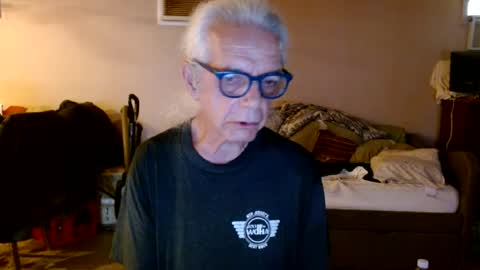 Snapshot of tom112292014 chatting on 06-21-26, 10:23 tom112292014 online show from 06-21-26, 10:23