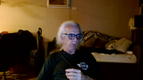 Snapshot of tom112292014 chatting on 06-24-26, 02:21 tom112292014 online show from 06-24-26, 02:21
