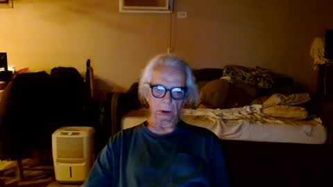 Snapshot of tom112292014 chatting on 07-21-26, 02:03 tom112292014 online show from 07-21-26, 02:03