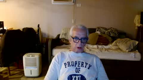 Snapshot of tom112292014 chatting on 07-28-26, 01:21 tom112292014 online show from 07-28-26, 01:21