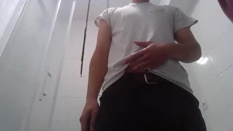 Snapshot of tom299898 chatting on 10-19-25, 11:44 tom299898 online show from 10-19-25, 11:44