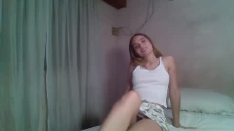 Snapshot of tom316972 chatting on 02-15-25, 12:48 Flor online show from 02-15-25, 12:48