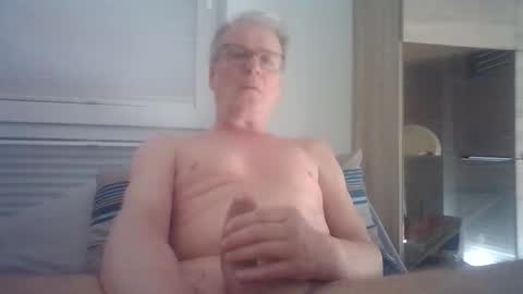 Snapshot of tom60sam chatting on 05-01-26, 07:02 tomsam online show from 05-01-26, 07:02