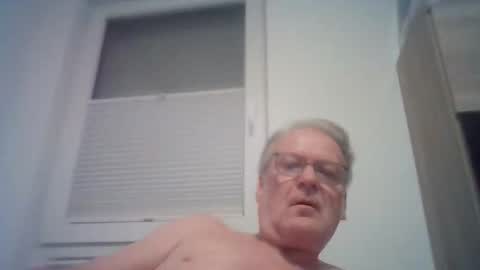 Snapshot of tom60sam chatting on 05-02-26, 05:34 tomsam online show from 05-02-26, 05:34