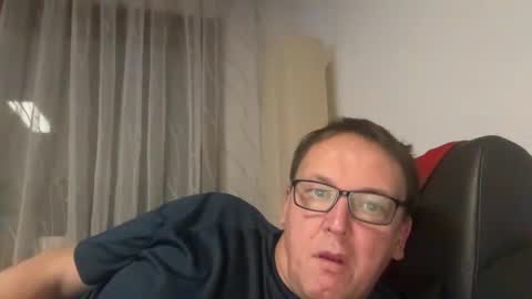 Snapshot of tom6644 chatting on 01-23-25, 06:35 Tom online show from 01-23-25, 06:35