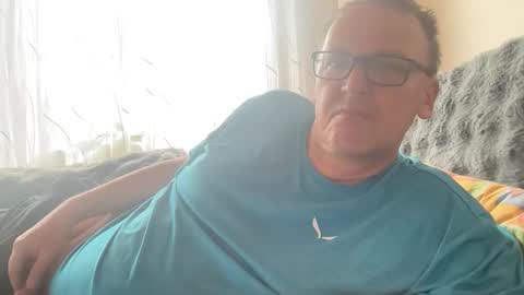 Snapshot of tom6644 chatting on 10-11-25, 01:20 Tom online show from 10-11-25, 01:20