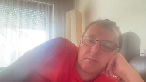Snapshot of tom6644 chatting on 06-18-26, 02:43 Tom online show from 06-18-26, 02:43