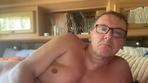 Snapshot of tom6644 chatting on 06-27-26, 09:25 Tom online show from 06-27-26, 09:25