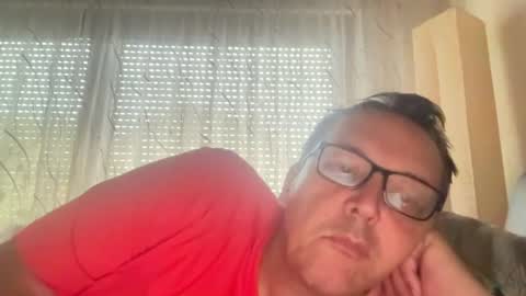 Snapshot of tom6644 chatting on 07-15-26, 02:33 Tom online show from 07-15-26, 02:33