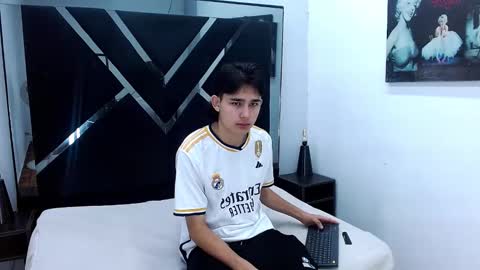 tom_0002 online show from 12-05-25, 12:03