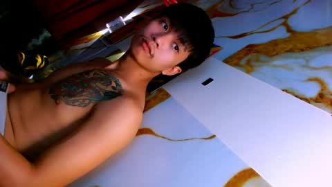 tom_hugecockloader online show from 04-08-26, 10:26