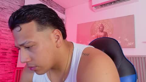 Tom muscle1 online show from 02-10-26, 11:58