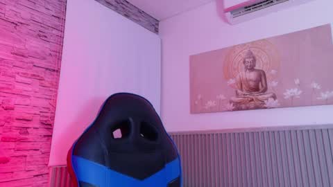 Tom muscle1 online show from 04-07-26, 12:05