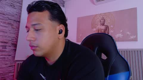 Tom muscle1 online show from 04-25-26, 01:41