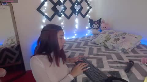 Snapshot of tom_natasha chatting on 01-24-25, 07:39 Tom natasha online show from 01-24-25, 07:39