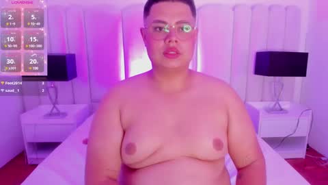 Snapshot of tom_silver_ chatting on 12-12-24, 09:26 Tom Silver online show from 12-12-24, 09:26