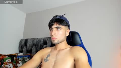 Snapshot of tom_walton chatting on 12-21-24, 11:45 tom online show from 12-21-24, 11:45