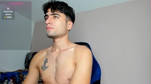 Snapshot of tom_walton chatting on 01-04-25, 10:27 tom online show from 01-04-25, 10:27