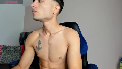 Snapshot of tom_walton chatting on 01-22-25, 05:38 tom online show from 01-22-25, 05:38