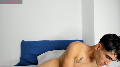 Snapshot of tom_walton chatting on 02-02-25, 05:26 tom online show from 02-02-25, 05:26