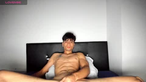 Snapshot of tom_walton chatting on 02-04-25, 09:28 tom online show from 02-04-25, 09:28