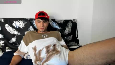 Snapshot of tom_walton chatting on 02-09-25, 01:22 tom online show from 02-09-25, 01:22