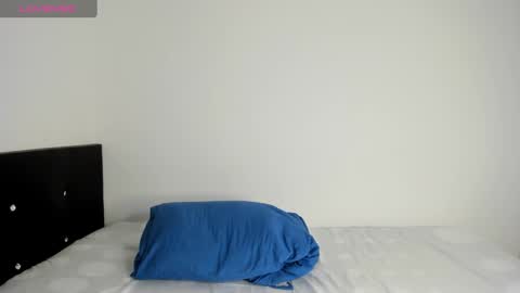 Snapshot of tom_walton chatting on 02-27-25, 04:21 tom online show from 02-27-25, 04:21