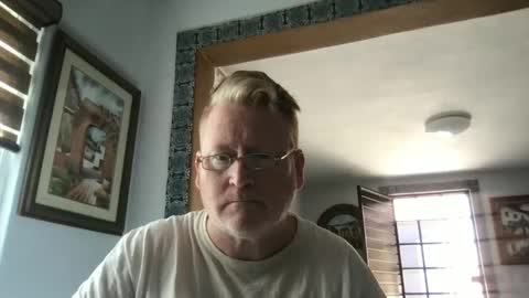 Snapshot of tomascausa chatting on 02-05-25, 09:18 Hola online show from 02-05-25, 09:18