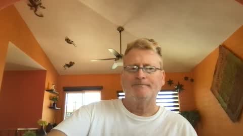 Hola online show from 04-15-26, 07:58