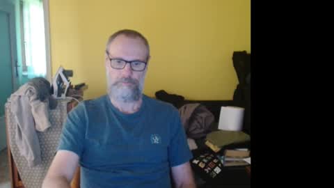 Snapshot of tomasmilian77 chatting on 09-25-25, 08:18 Tomas Milian online show from 09-25-25, 08:18
