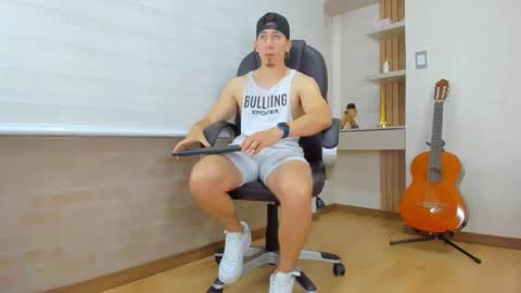 Snapshot of tombardem chatting on 12-14-25, 07:18 Tom Bardem online show from 12-14-25, 07:18