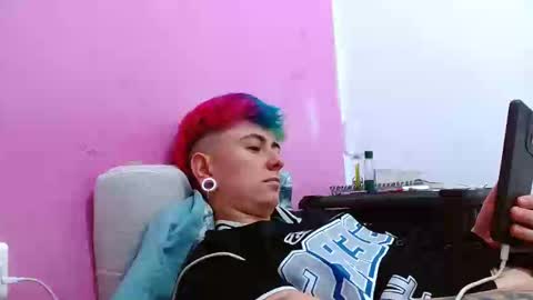 Blue online show from 09-19-25, 10:43