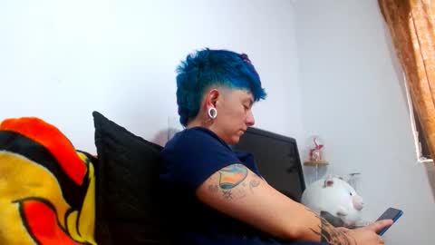 Blue online show from 06-10-26, 05:56