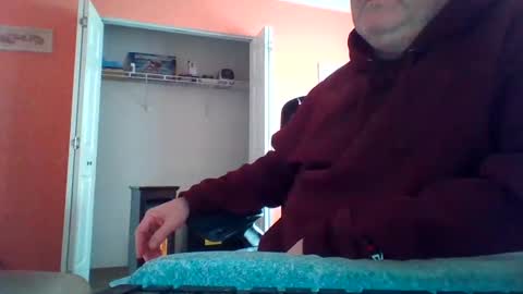 Snapshot of tomcat4848 chatting on 09-22-25, 12:51 tomcat4848 online show from 09-22-25, 12:51