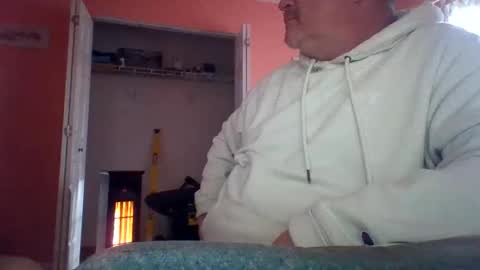 Snapshot of tomcat4848 chatting on 11-08-25, 02:39 tomcat4848 online show from 11-08-25, 02:39