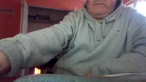 Snapshot of tomcat4848 chatting on 11-17-25, 04:46 tomcat4848 online show from 11-17-25, 04:46