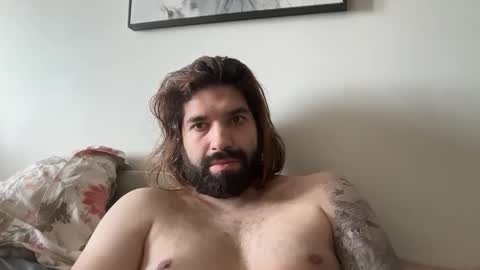 Snapshot of tomgarnier33980 chatting on 05-20-26, 04:24 racab online show from 05-20-26, 04:24