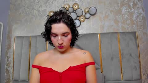 Snapshot of tomlondon_ chatting on 02-06-25, 11:43 online show from 02-06-25, 11:43