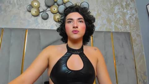 Snapshot of tomlondon_ chatting on 02-14-25, 02:44 online show from 02-14-25, 02:44