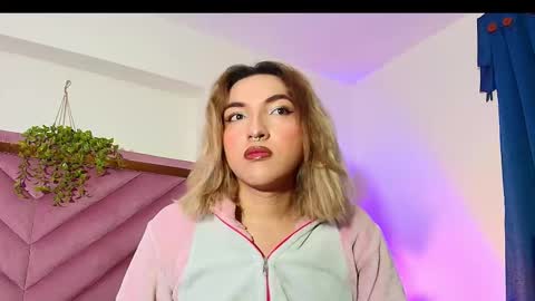 Snapshot of tomlondon_ chatting on 10-14-25, 11:11 online show from 10-14-25, 11:11