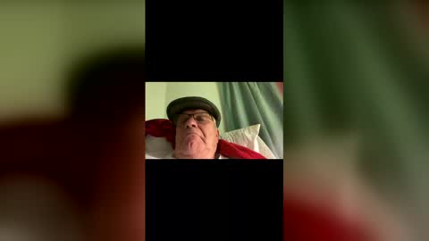 Snapshot of tommarshall932 chatting on 12-23-25, 02:42 tommarshall932 online show from 12-23-25, 02:42