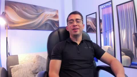 Snapshot of tommas_johnson chatting on 05-08-26, 12:10 Tomas online show from 05-08-26, 12:10